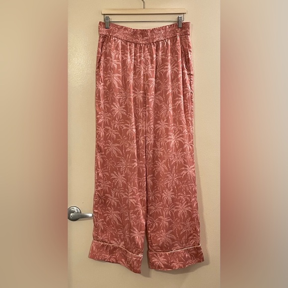 FAHERTY NWOT Sandwashed Silk Pajama Pants in Rose Tropic Trees - Picture 6 of 10